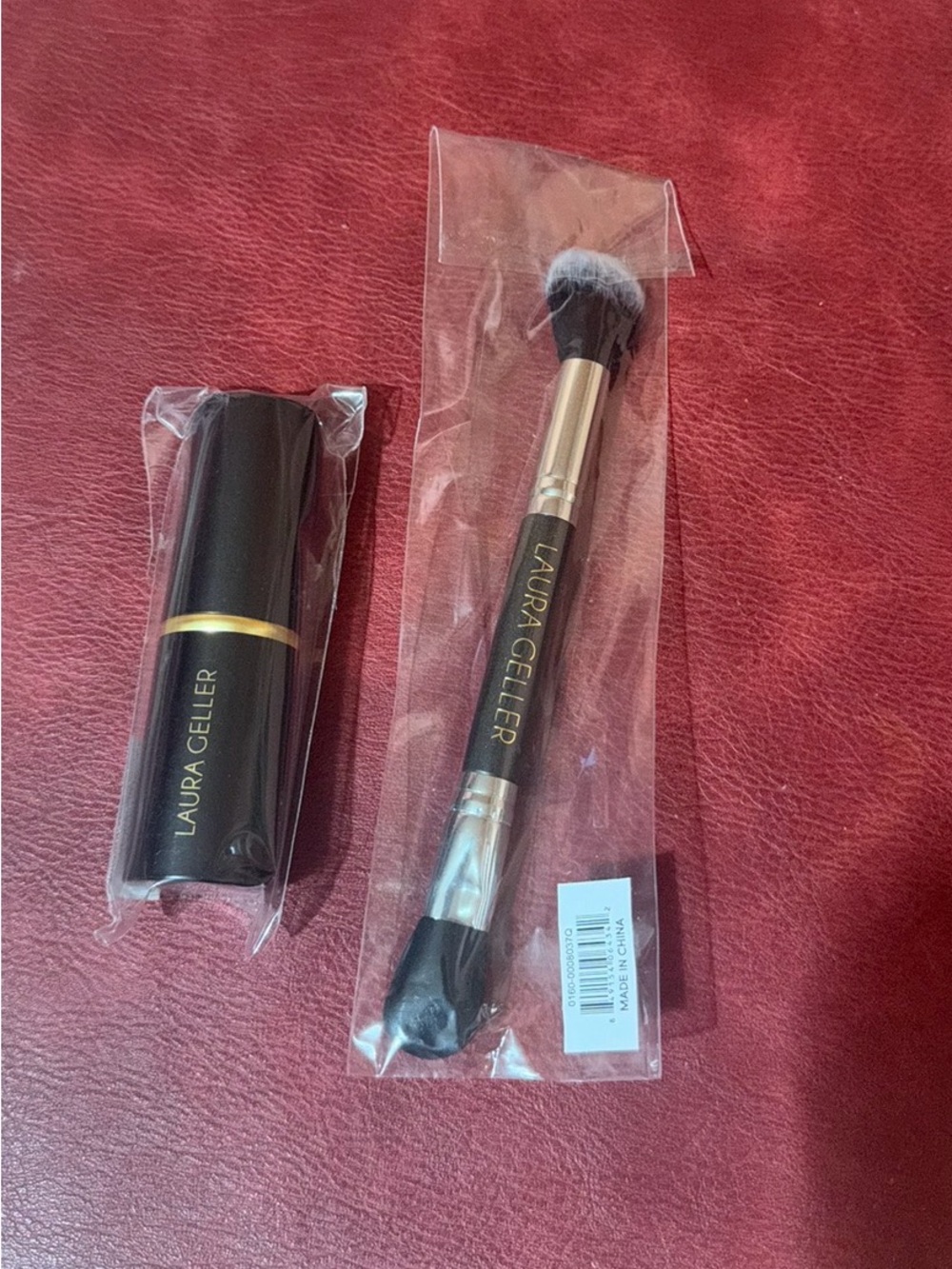 Laura Geller Double-Ended Synthetic Makeup Brush Angled/Tapered w/ Case